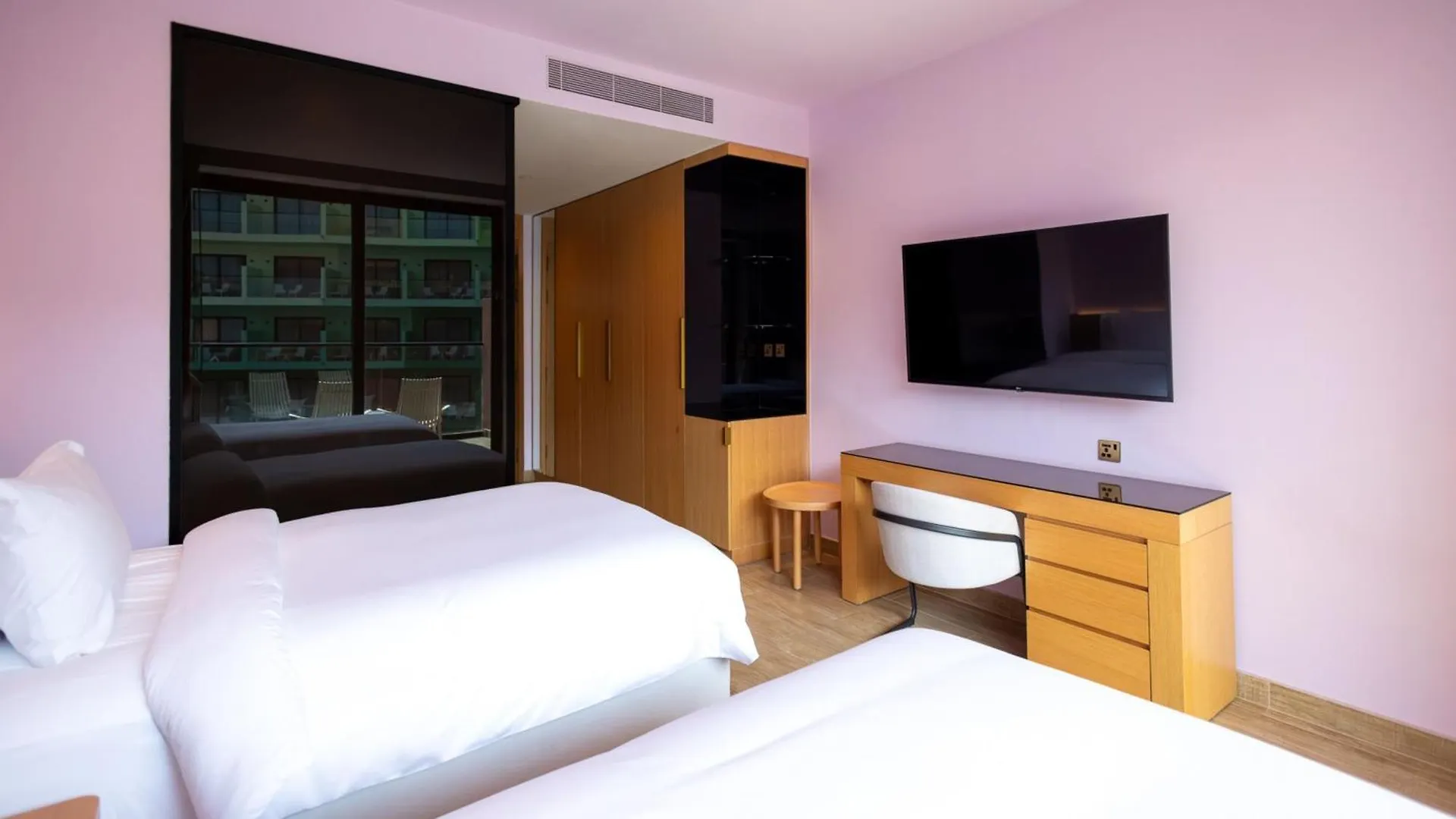 *****  Hotel Voco Monaco Dubai By Ihg, Adults Only, World Islands Spojené arabské emiráty