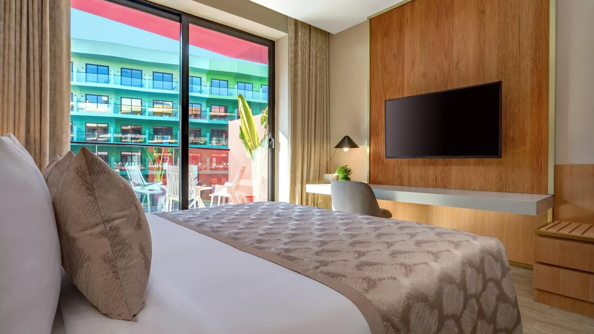Hotel Voco Monaco Dubai By Ihg, Adults Only, World Islands