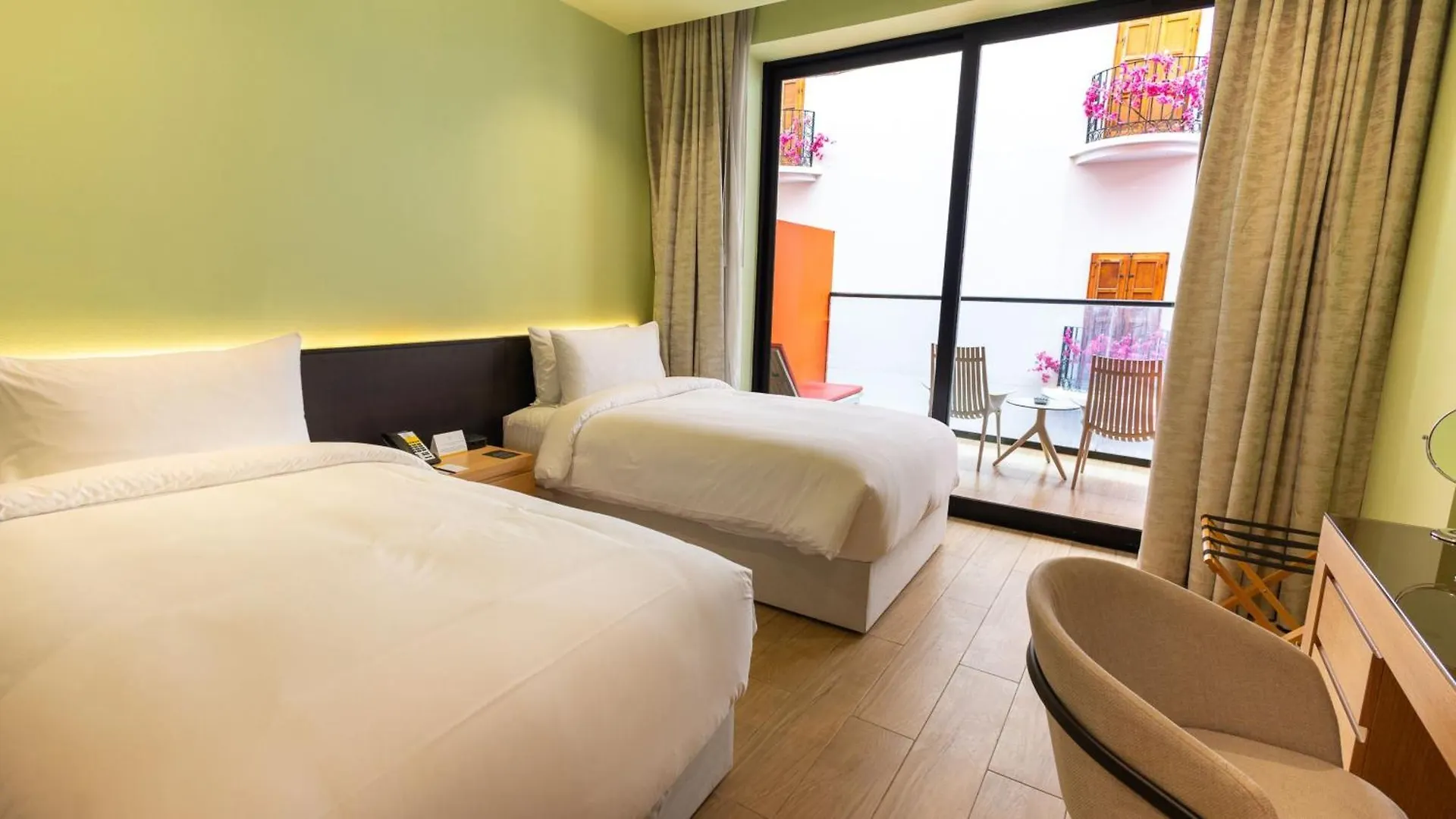 Hotel Voco Monaco Dubai By Ihg, Adults Only, World Islands